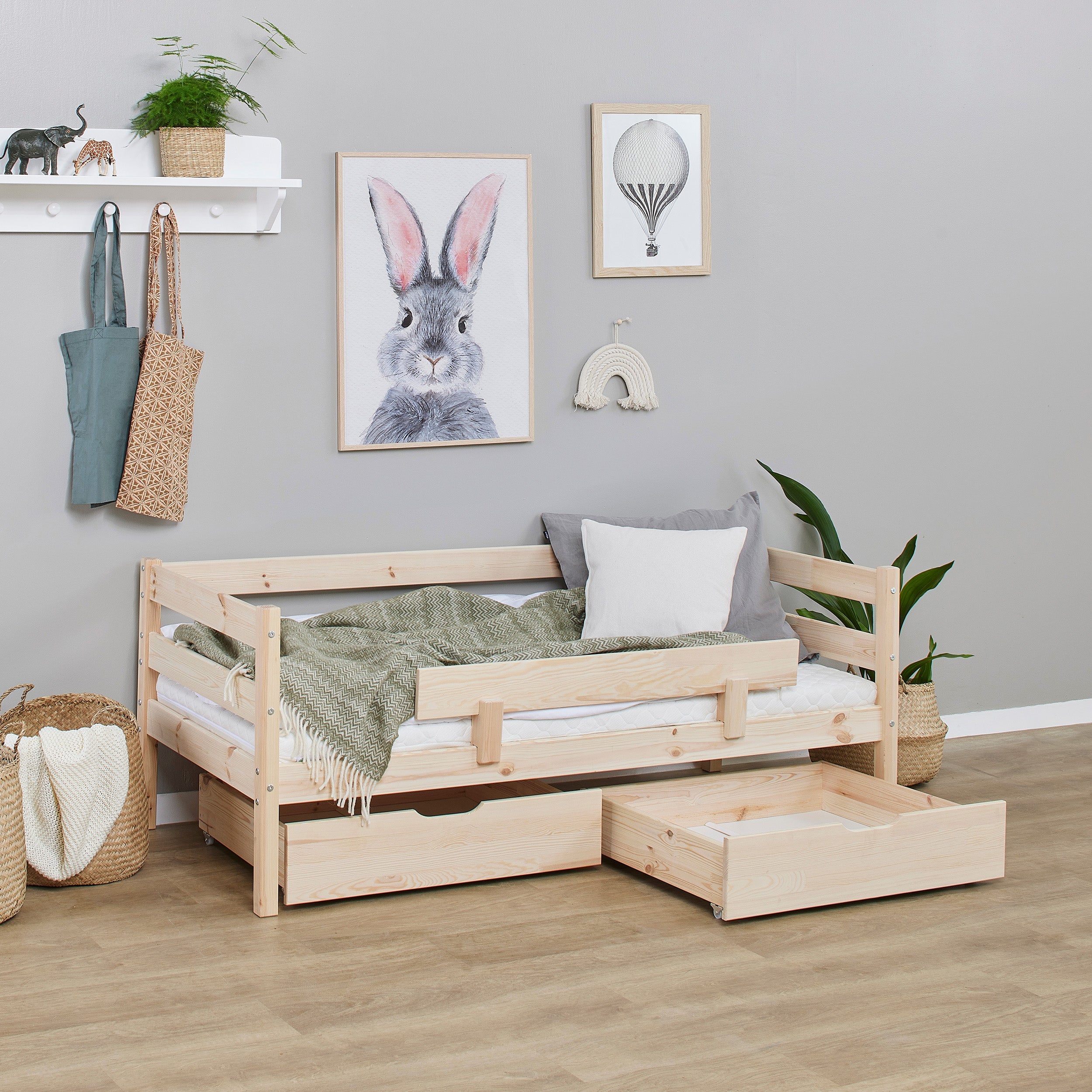 Hoppekids Shorty Daybed + Safety Rail/Drawers