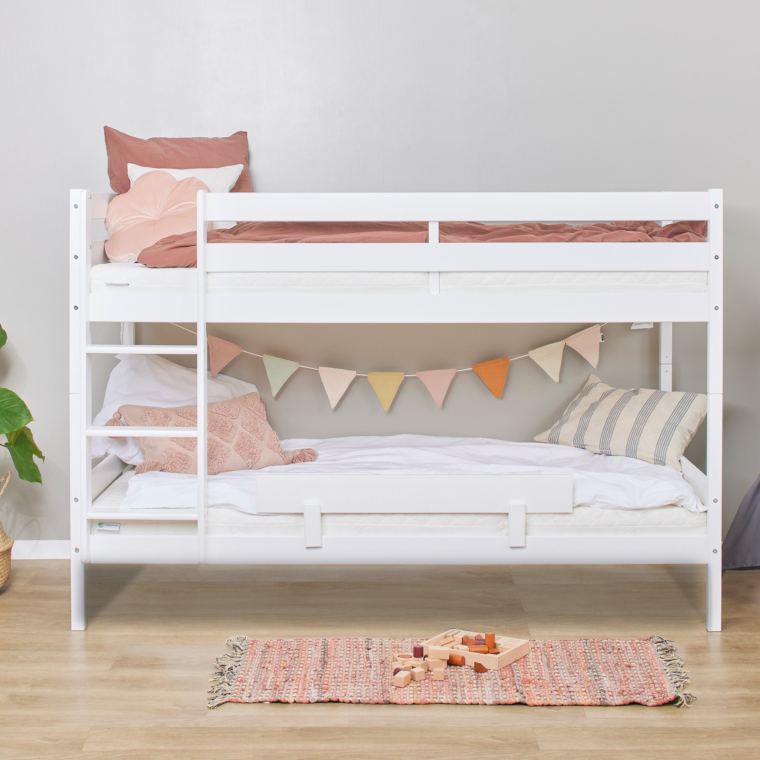 Hoppekids Shorty Bunkbed + Safety Rail